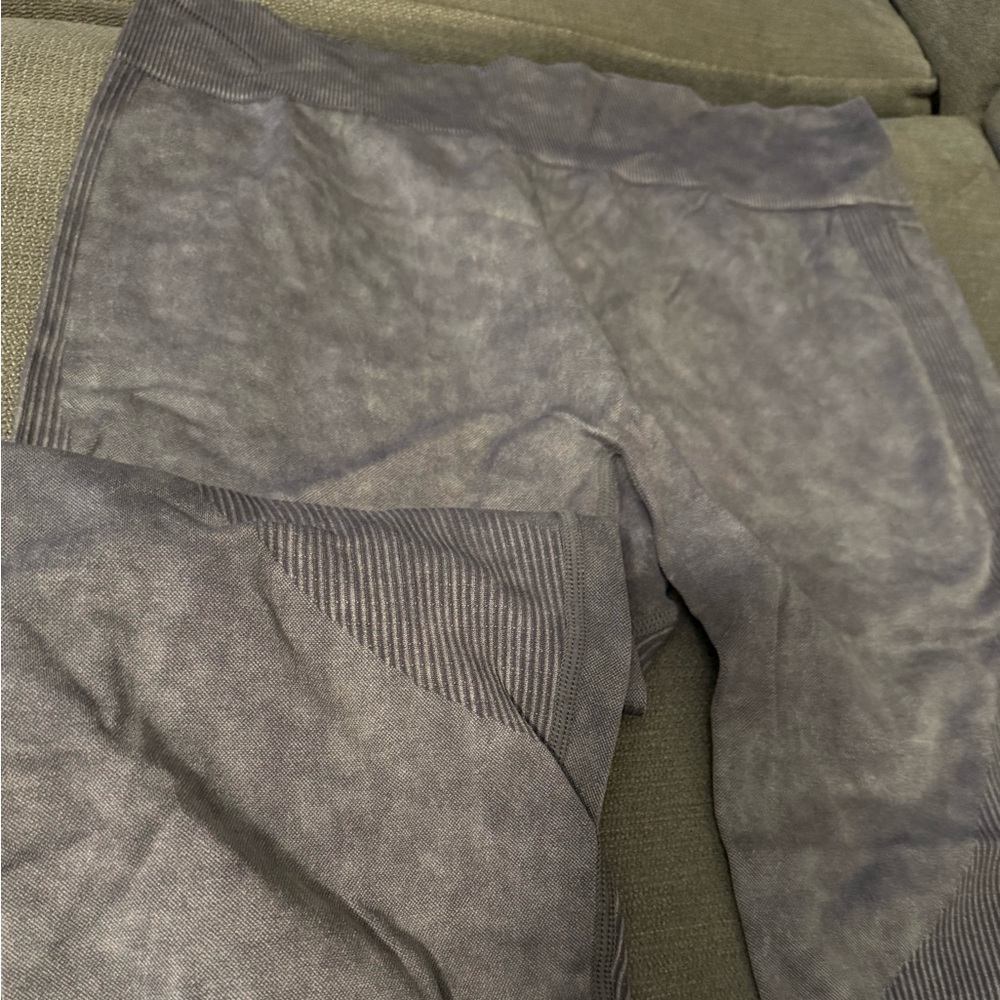 Victoria's Secret Gray Leggings with Textured Design